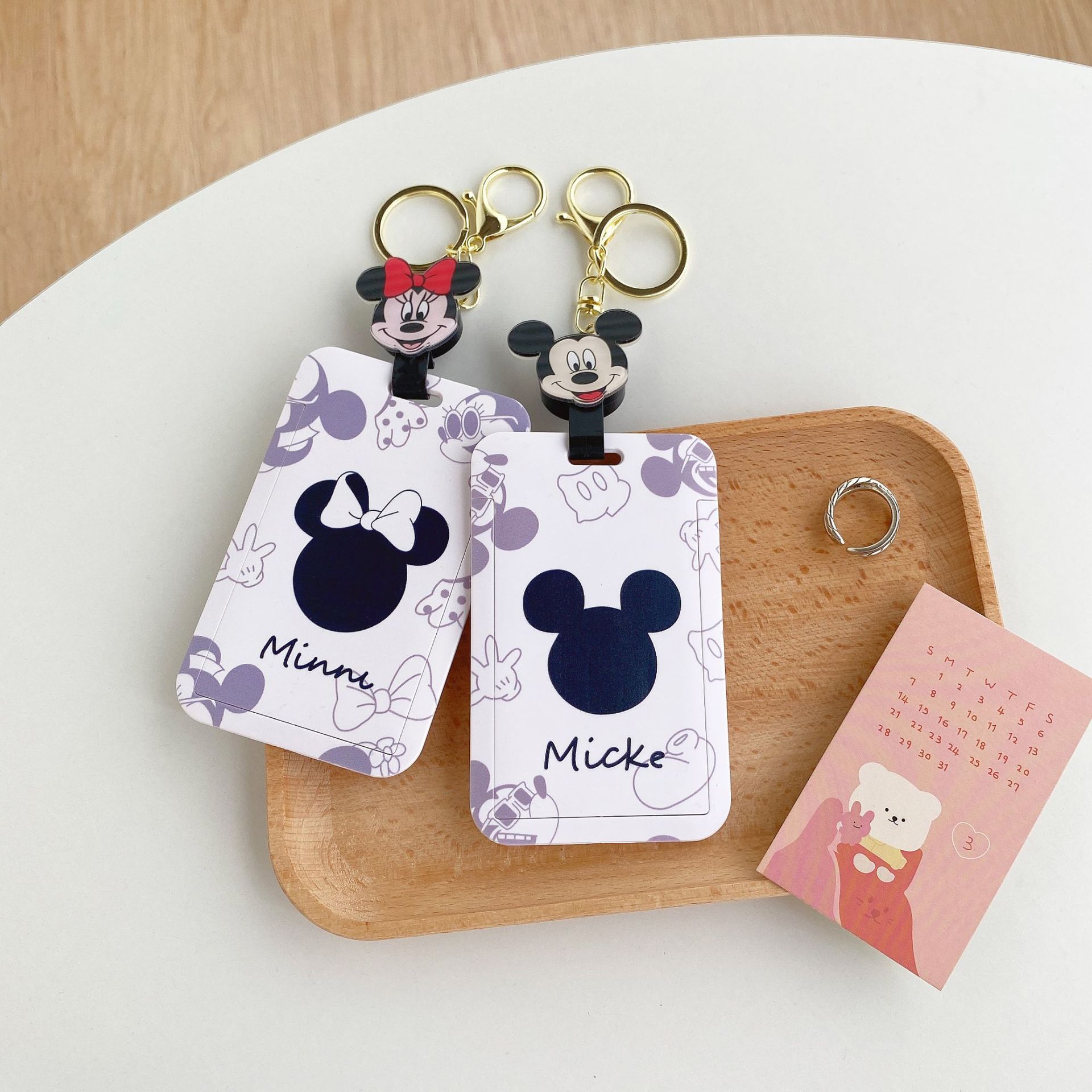 Porta Tarjetas con Clip Retrác - Reel Cover reseña y precio
